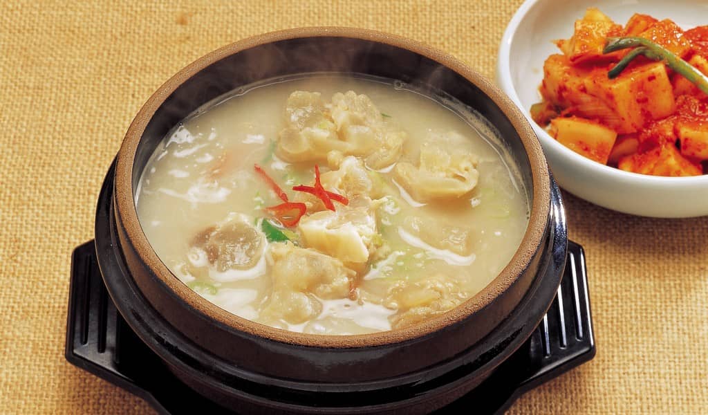 Dogani Tang (Knuckle Bone Soup)s