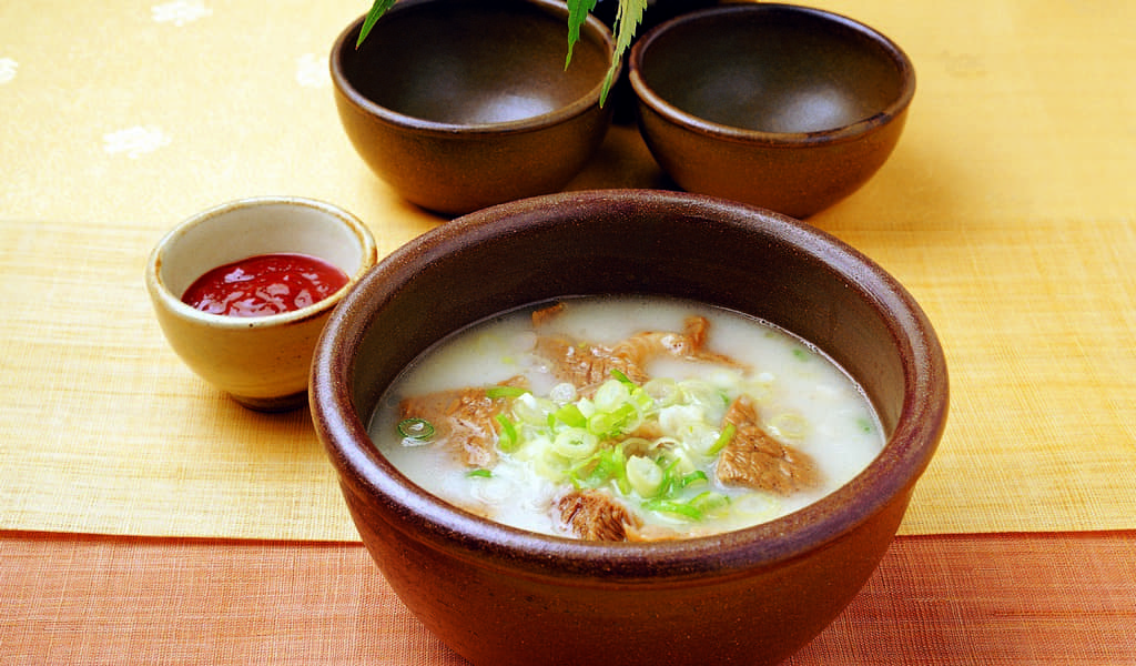 Dogani Tang (Knuckle Bone Soup)s